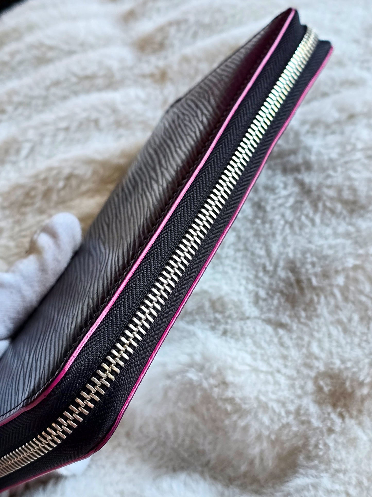 Louis Vuitton Zippy Long Wallet